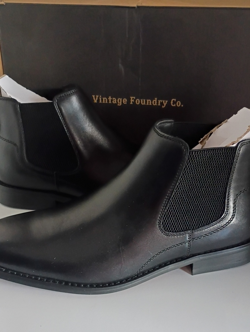 Vintage Foundry Co. Men's Black Leather Chukka Boots
